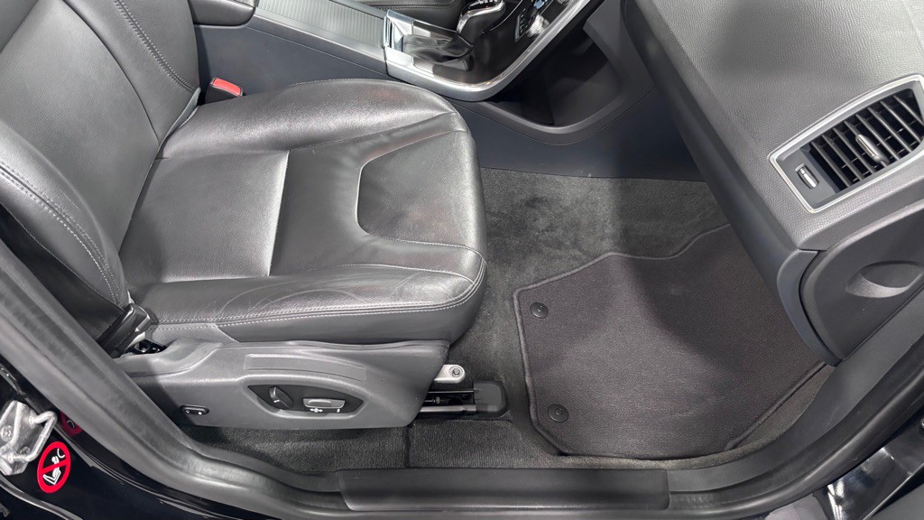 2015 Volvo XC60 Image 19