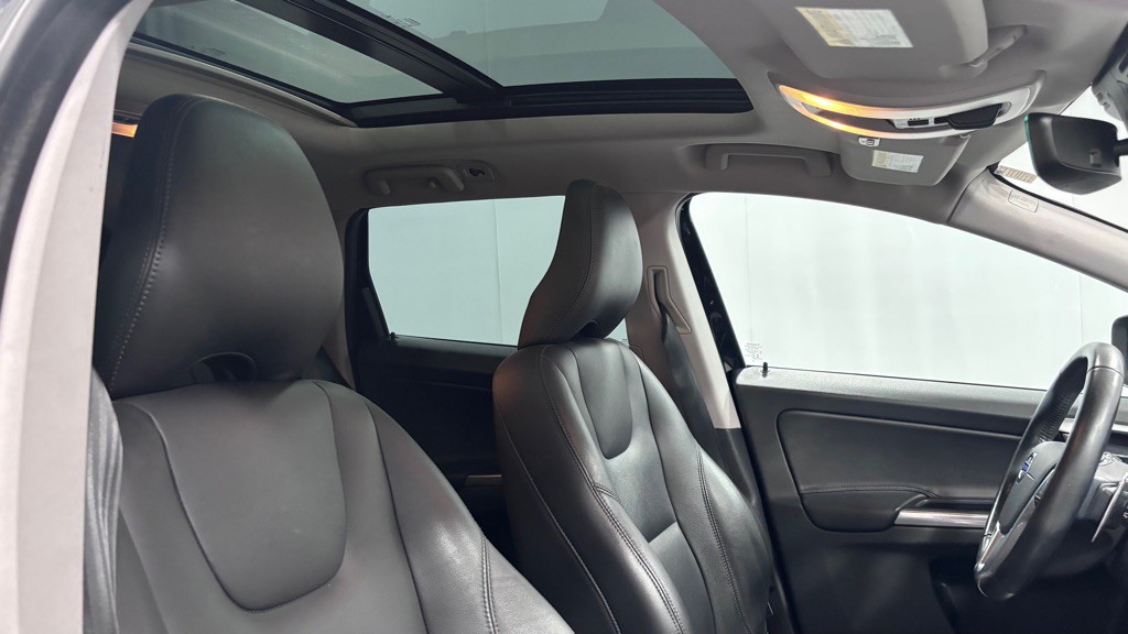 2015 Volvo XC60 Image 20