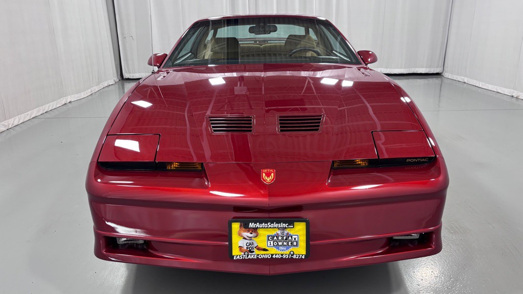 1987 Pontiac Firebird Image 2