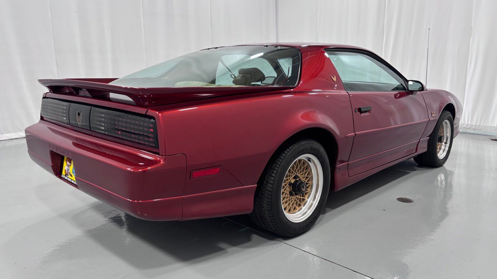 1987 Pontiac Firebird Image 5