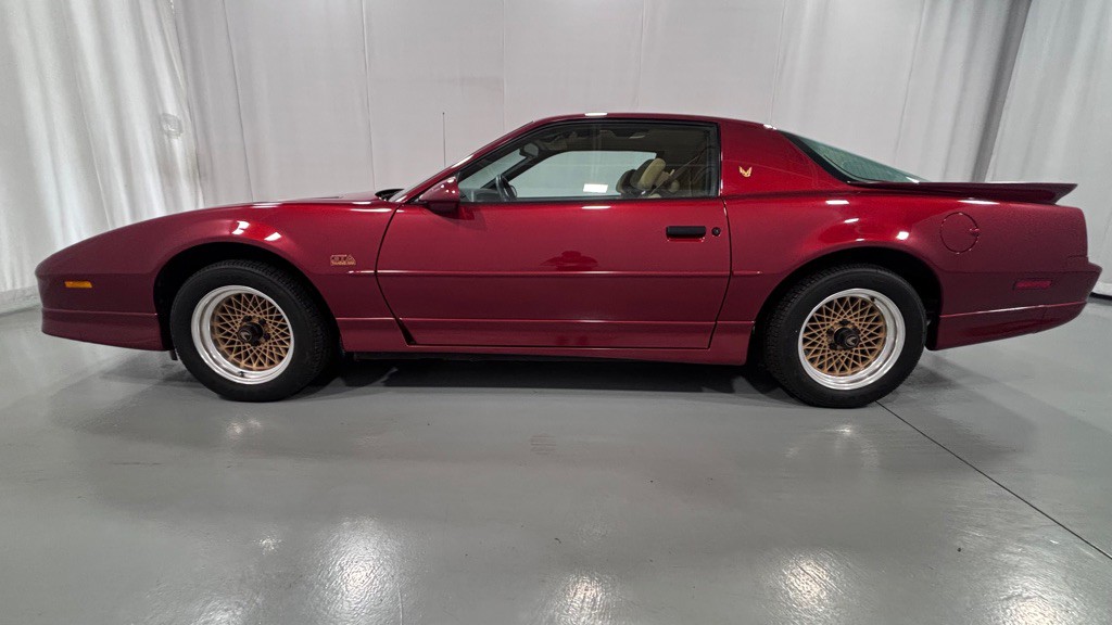 1987 Pontiac Firebird Image 8