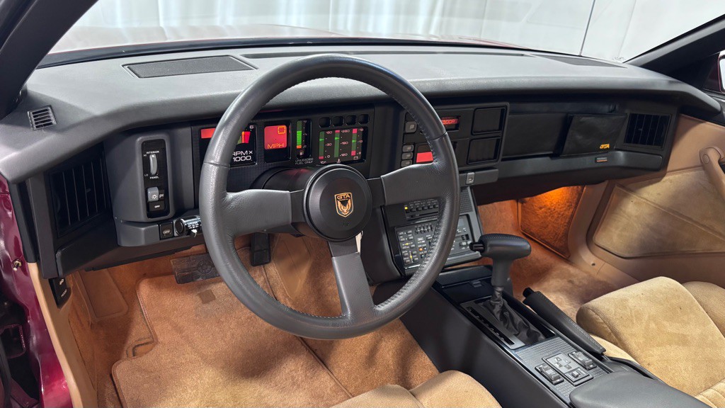 1987 Pontiac Firebird Image 9