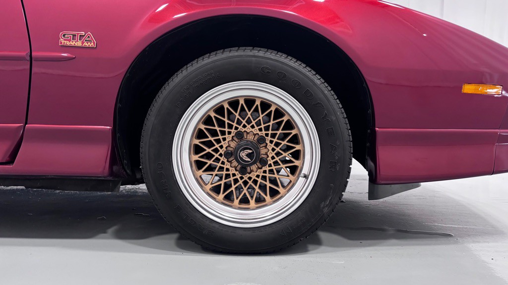 1987 Pontiac Firebird Image 31