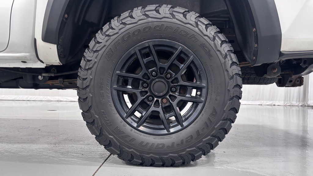2020 Toyota Tacoma Image 32