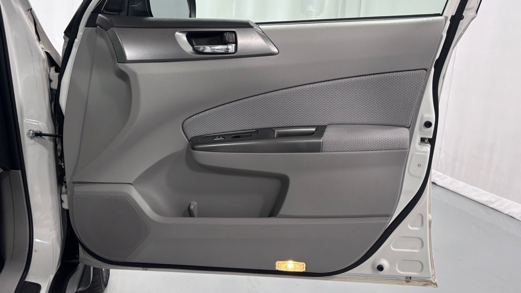2013 Subaru Forester Image 21