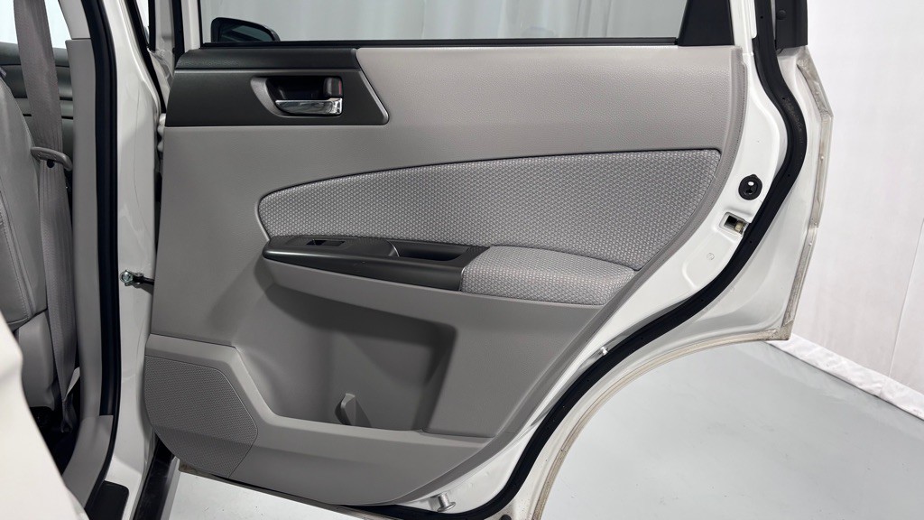 2013 Subaru Forester Image 28