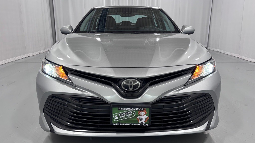 2018 Toyota Camry Image 2