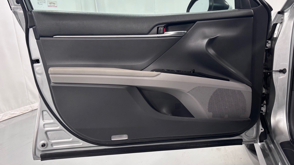 2018 Toyota Camry Image 17