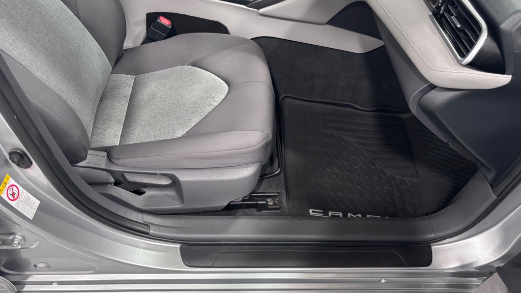 2018 Toyota Camry Image 19