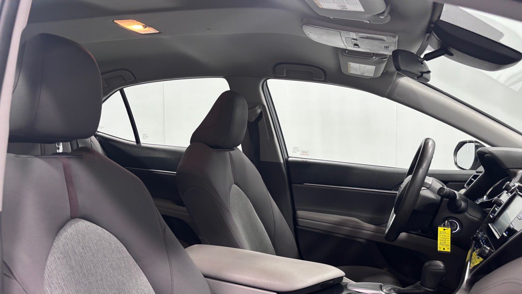 2018 Toyota Camry Image 20