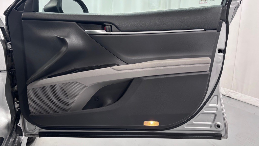 2018 Toyota Camry Image 21