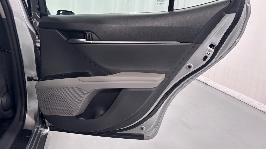 2018 Toyota Camry Image 28