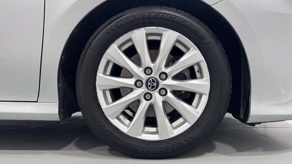 2018 Toyota Camry Image 33