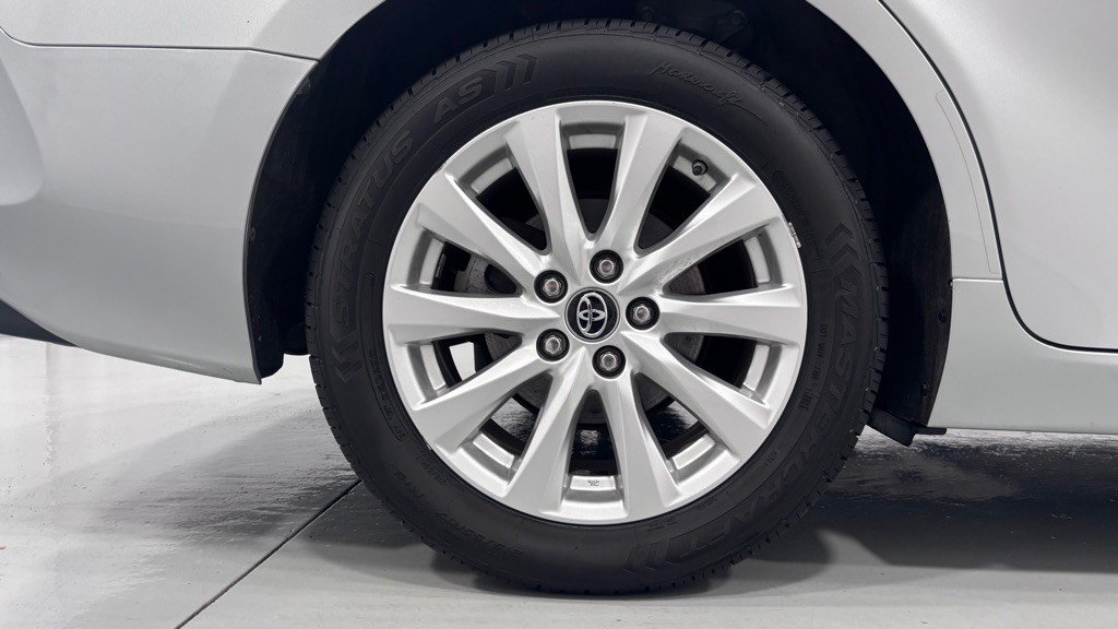 2018 Toyota Camry Image 34
