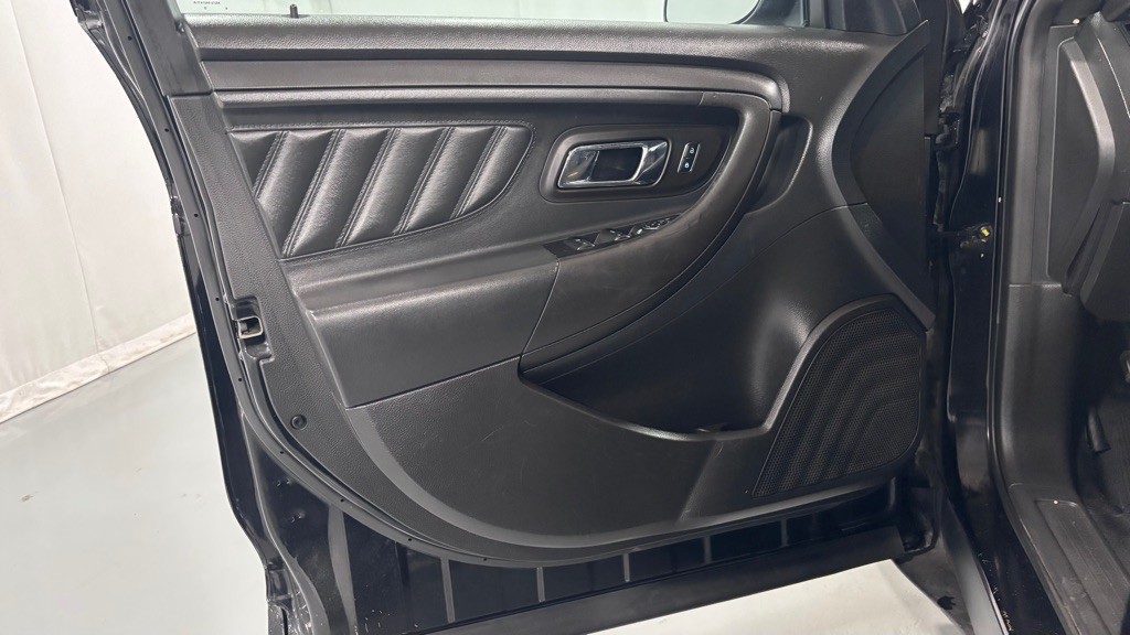 2016 Ford Taurus Image 17