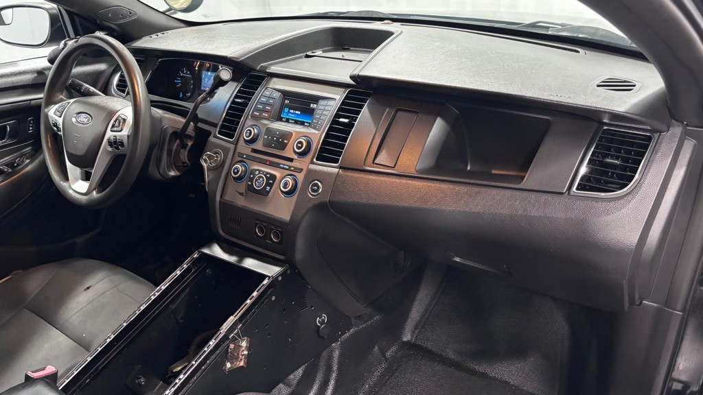 2016 Ford Taurus Image 18