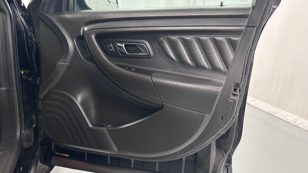 2016 Ford Taurus Image 21