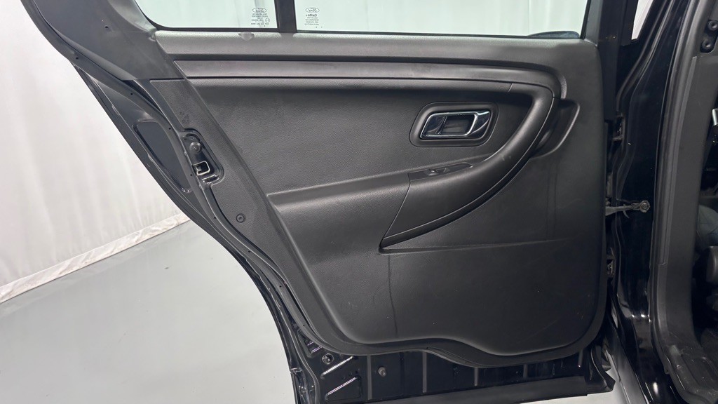 2017 Ford Taurus Image 24