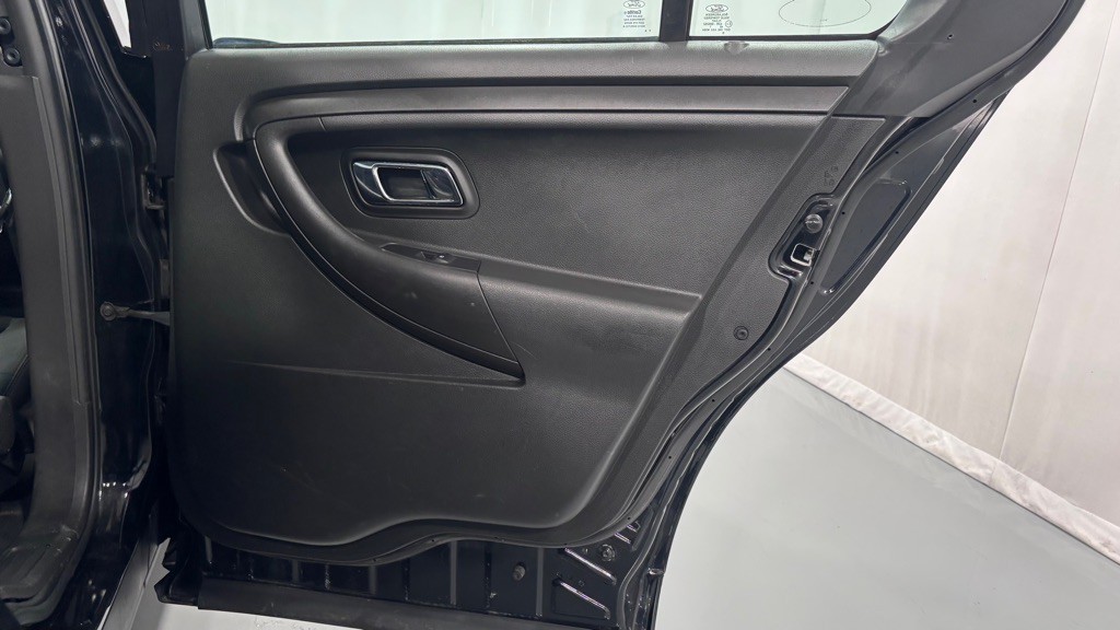 2017 Ford Taurus Image 28