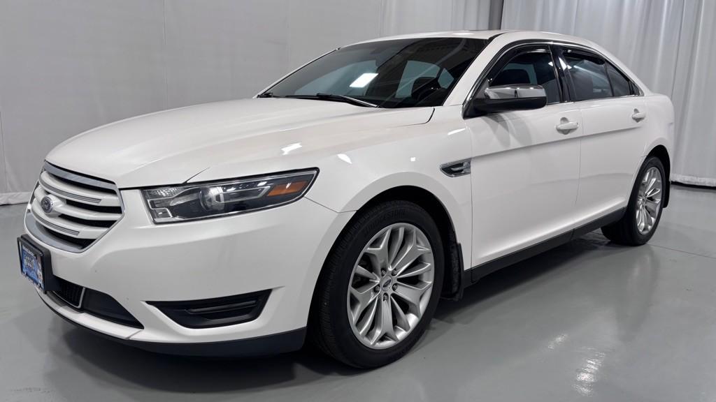 2016 Ford Taurus Image 1