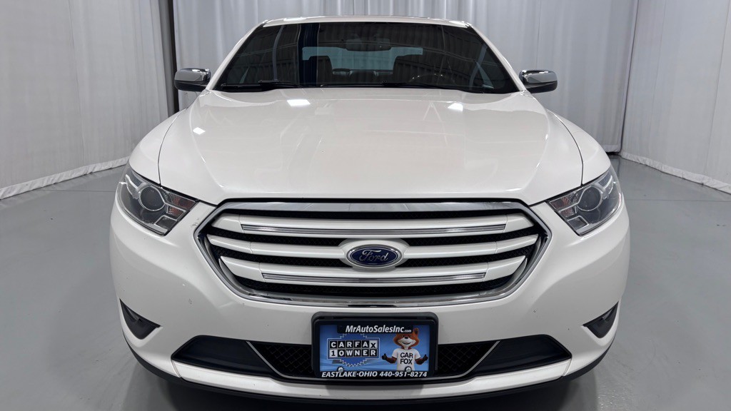 2016 Ford Taurus Image 2