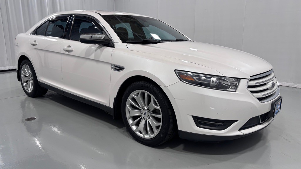 2016 Ford Taurus Image 3