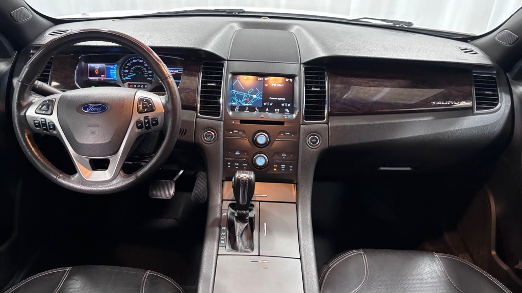2016 Ford Taurus Image 10