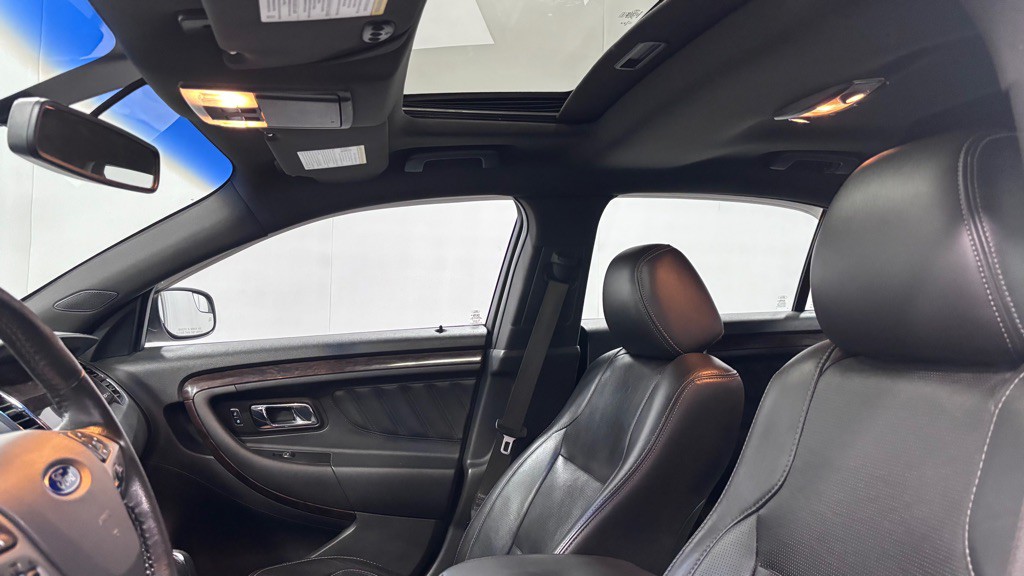 2016 Ford Taurus Image 12