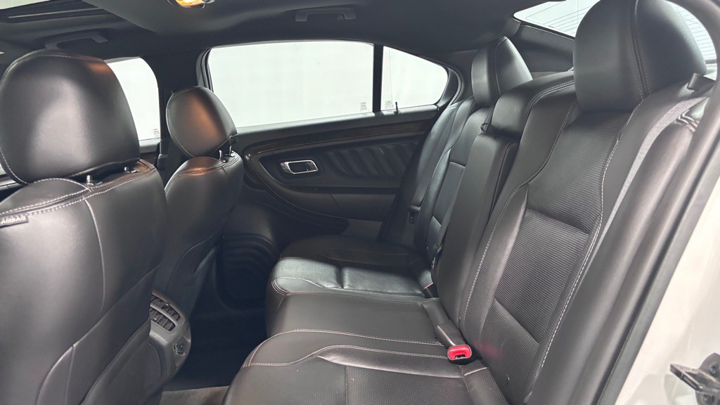 2016 Ford Taurus Image 23