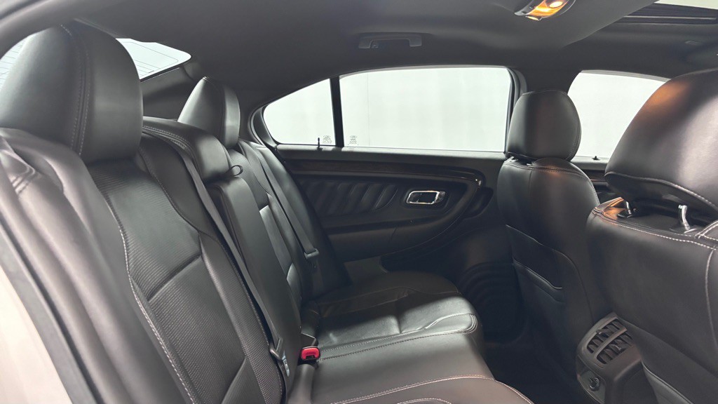 2016 Ford Taurus Image 26