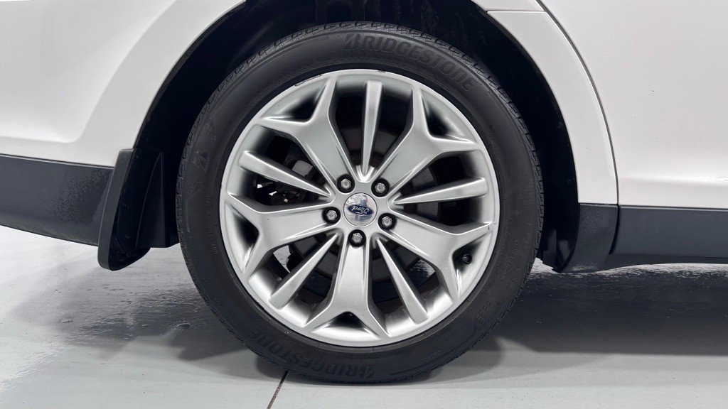 2016 Ford Taurus Image 34