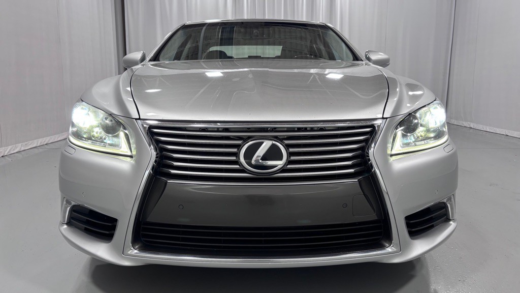 2013 Lexus LS 460 Image 2