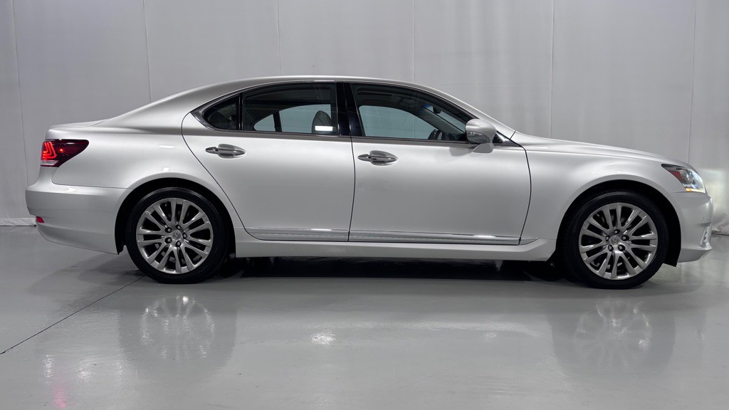 2013 Lexus LS 460 Image 4