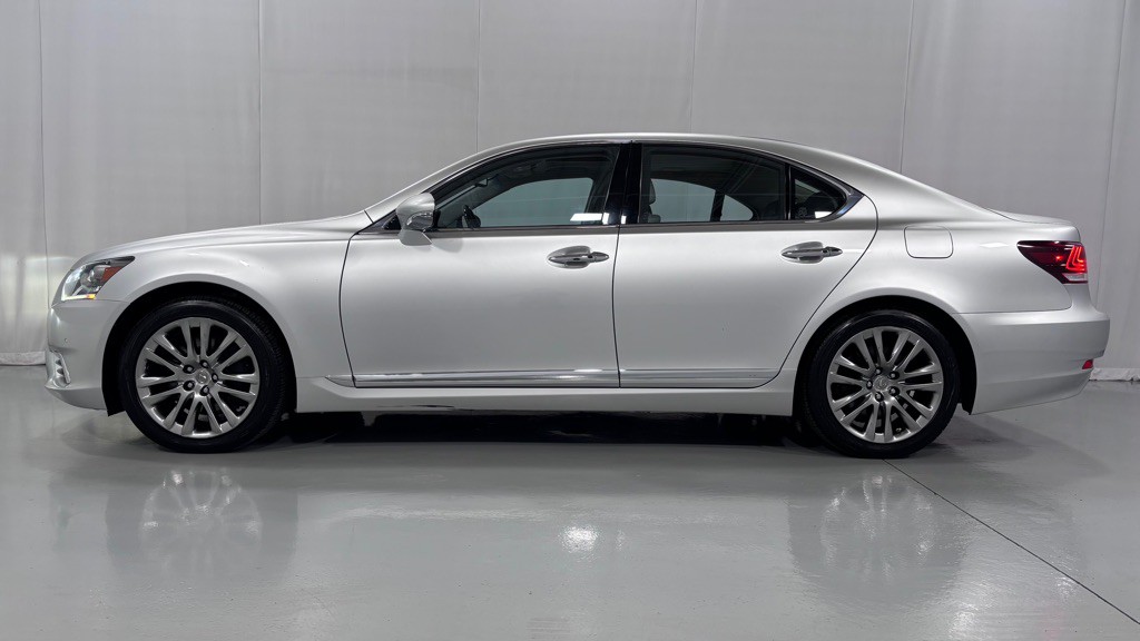 2013 Lexus LS 460 Image 8