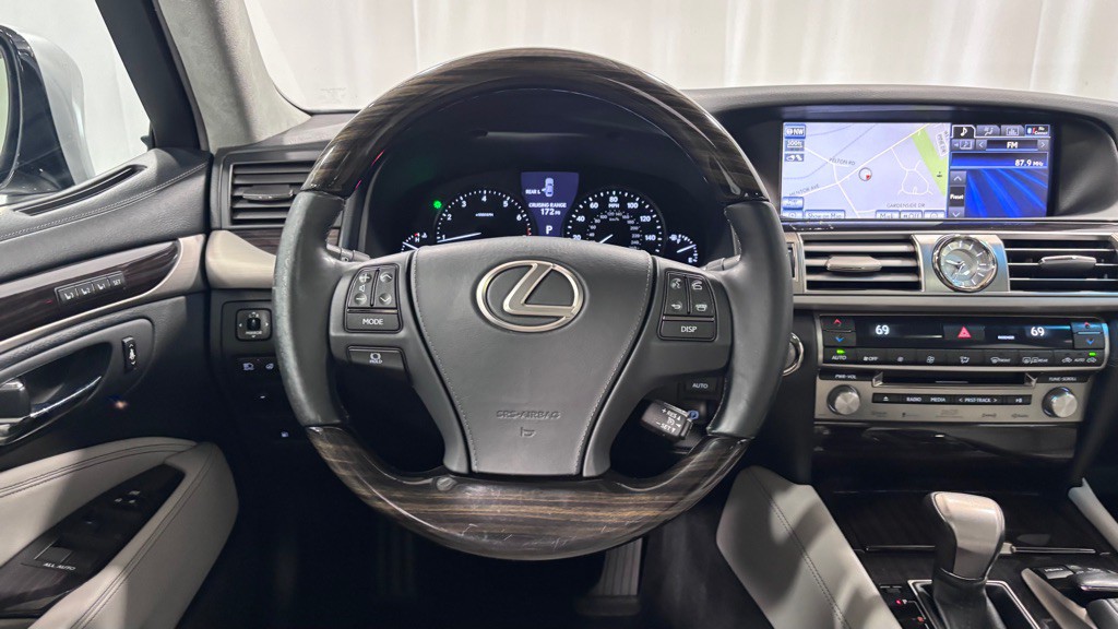 2013 Lexus LS 460 Image 13