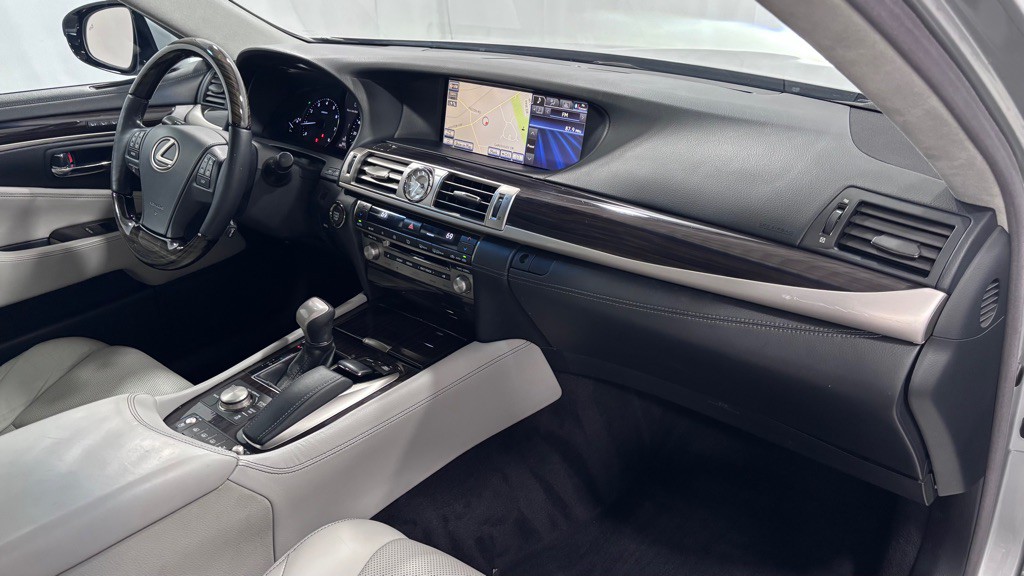 2013 Lexus LS 460 Image 18