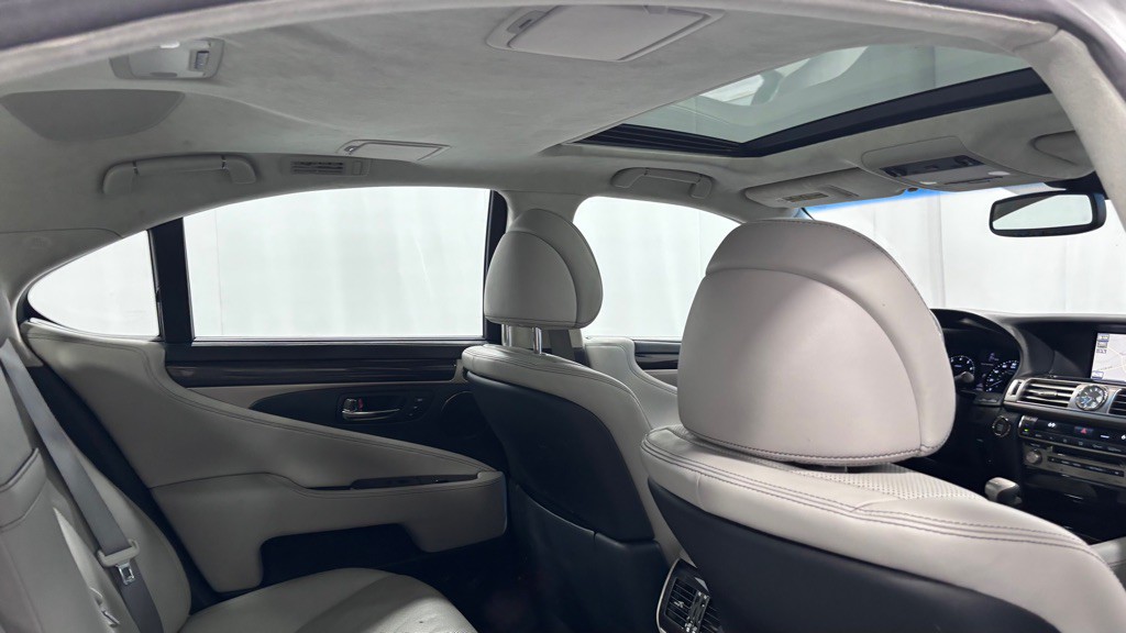 2013 Lexus LS 460 Image 27