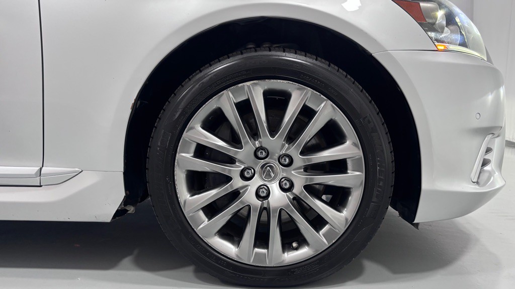 2013 Lexus LS 460 Image 33