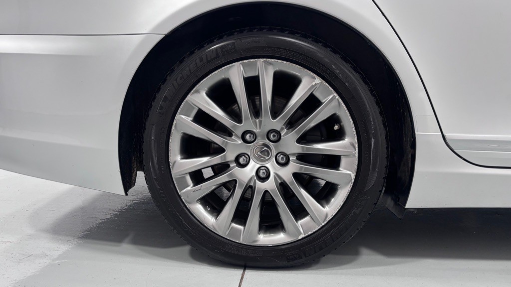 2013 Lexus LS 460 Image 34