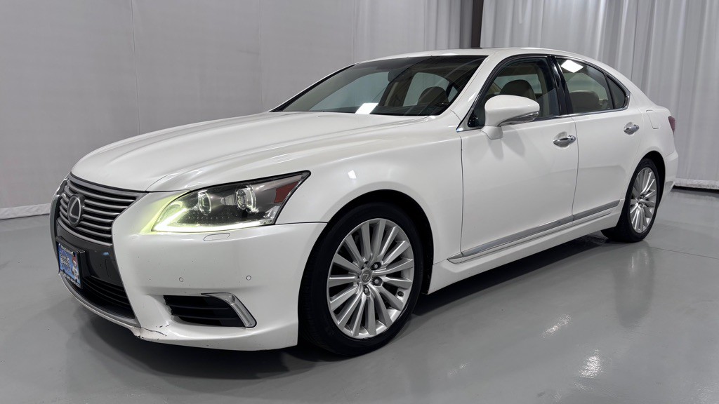 2015 Lexus LS 460 Image 1