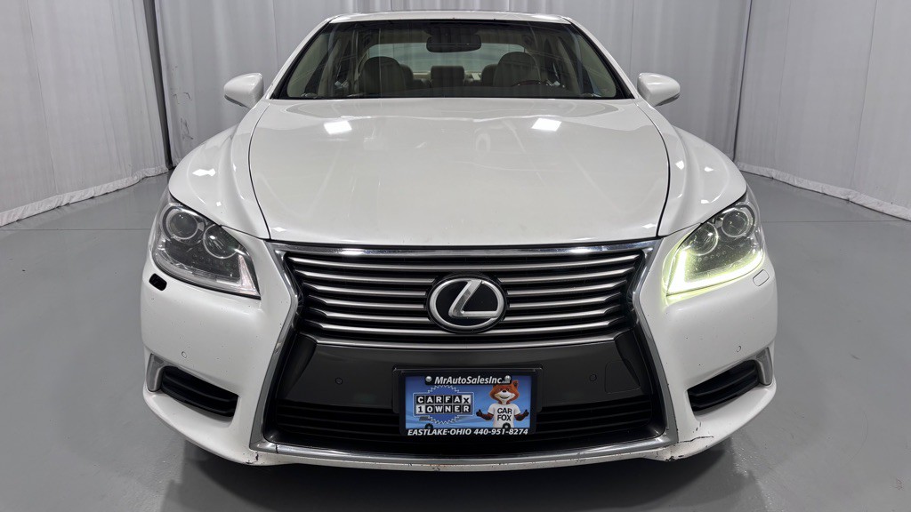 2015 Lexus LS 460 Image 2