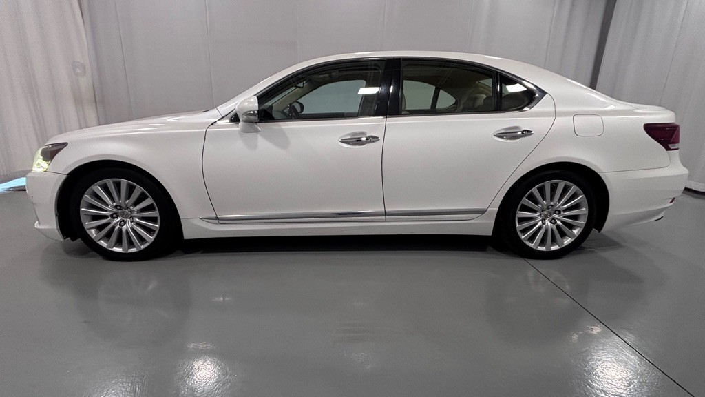 2015 Lexus LS 460 Image 8