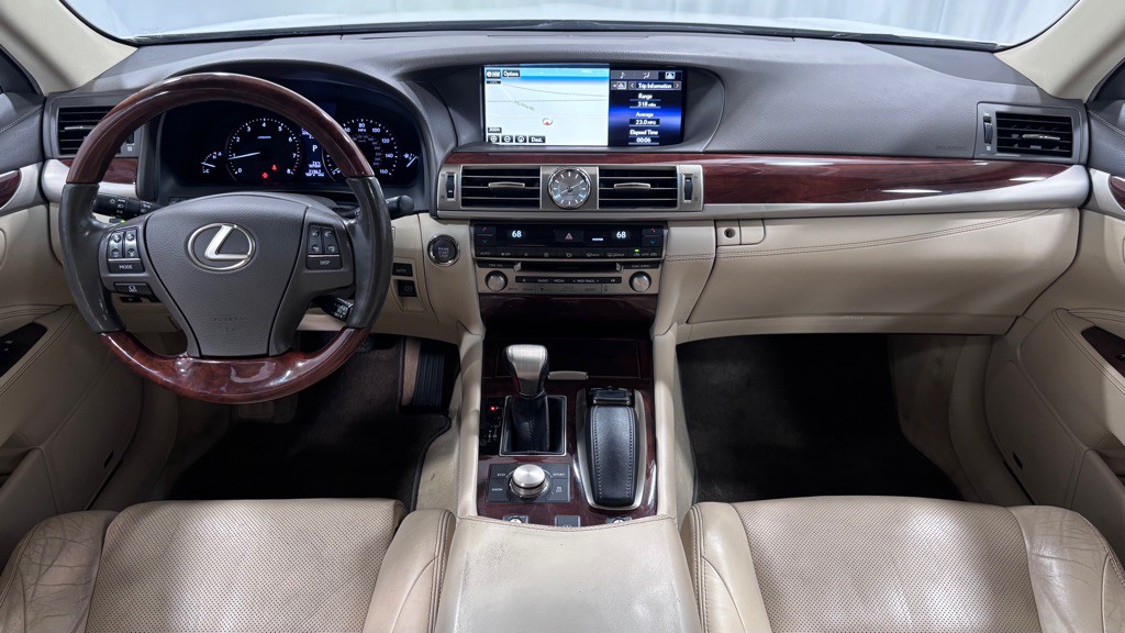 2015 Lexus LS 460 Image 10