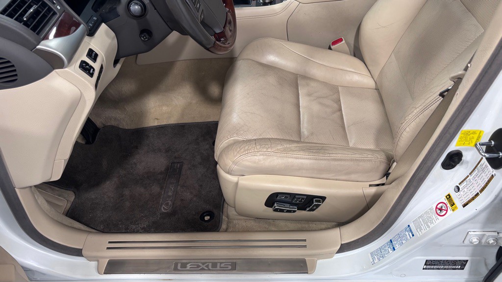 2015 Lexus LS 460 Image 11