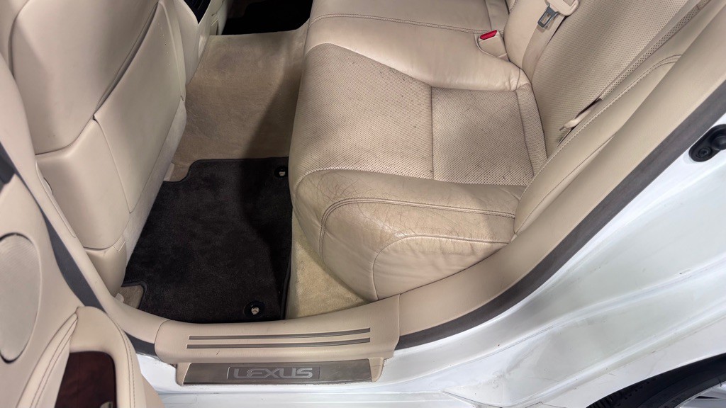 2015 Lexus LS 460 Image 22