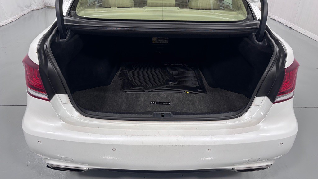 2015 Lexus LS 460 Image 29