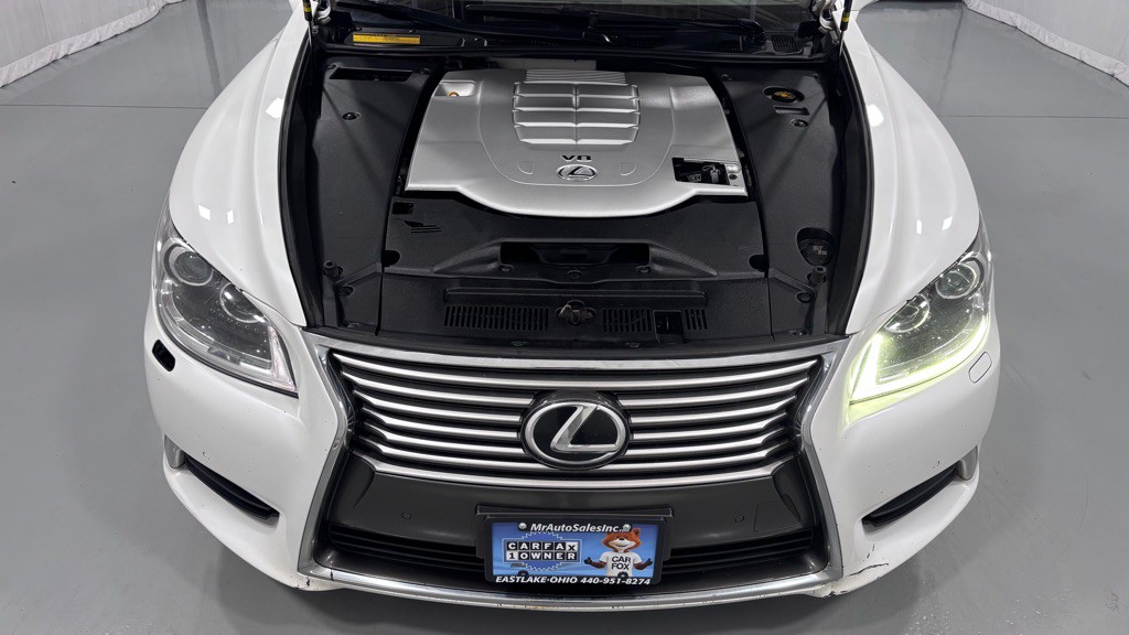 2015 Lexus LS 460 Image 30