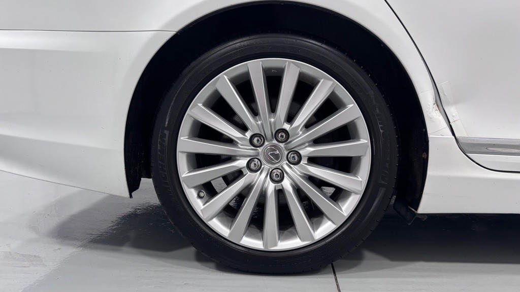 2015 Lexus LS 460 Image 34