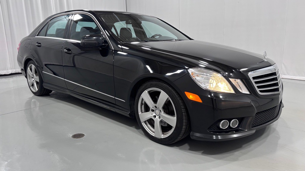 2010 Mercedes-Benz E-Class Image 3