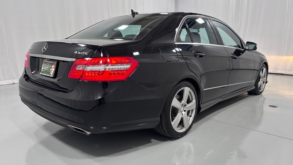 2010 Mercedes-Benz E-Class Image 5